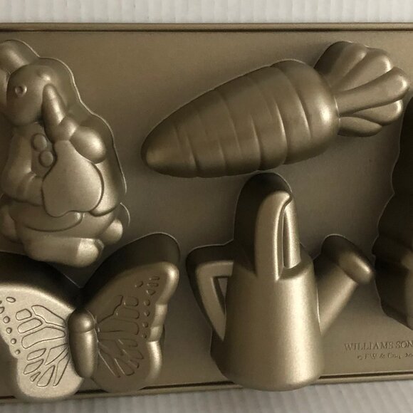 Nordic Ware Peter Rabbit Cake Pan - Picture 2 of 2